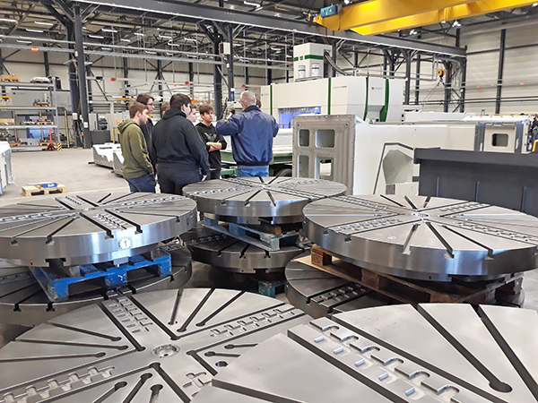 Technical students on Unisign factory tour