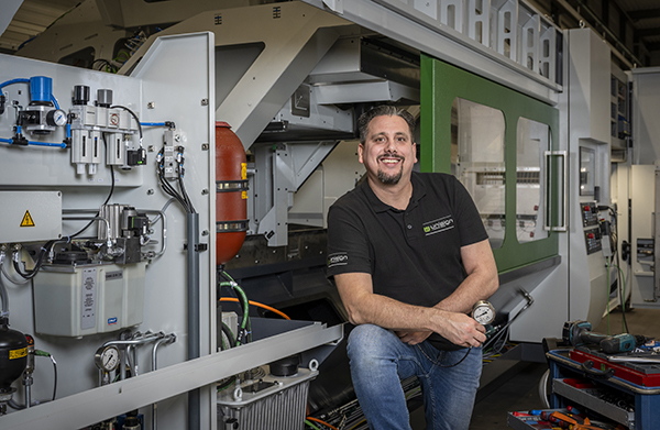 Martijn van Knippenberg, mechanisch monteur Unisign
