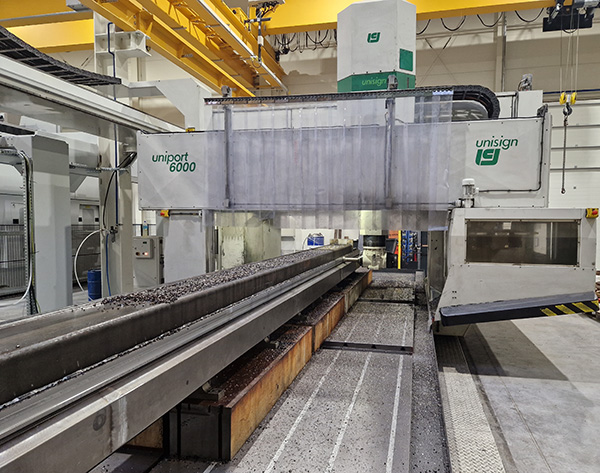 UNIPORT6000 | Stal Warsztat | Poland | Large part machining | unisign.com